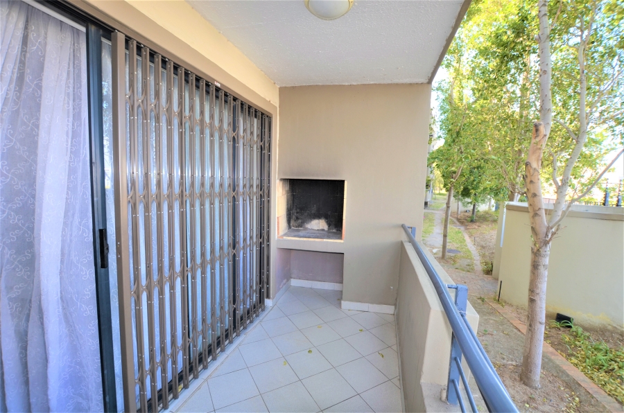 2 Bedroom Property for Sale in Somerset West Western Cape